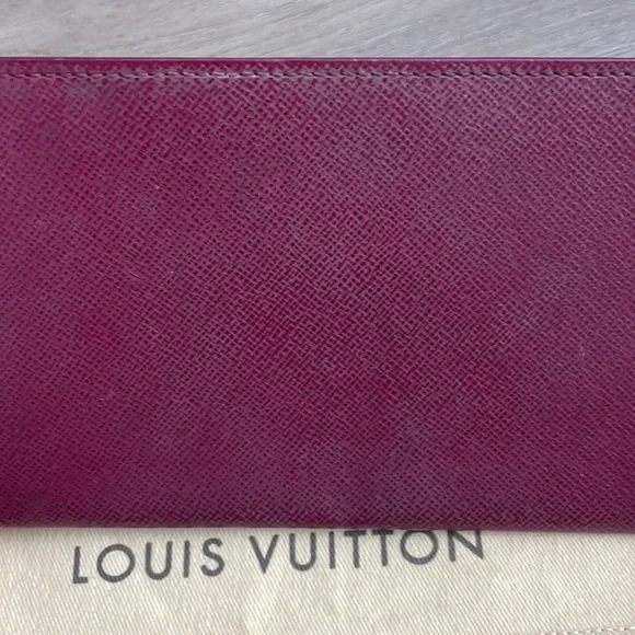Louis Vuitton 8-Slot Card Wallet - Picture 9 of 10